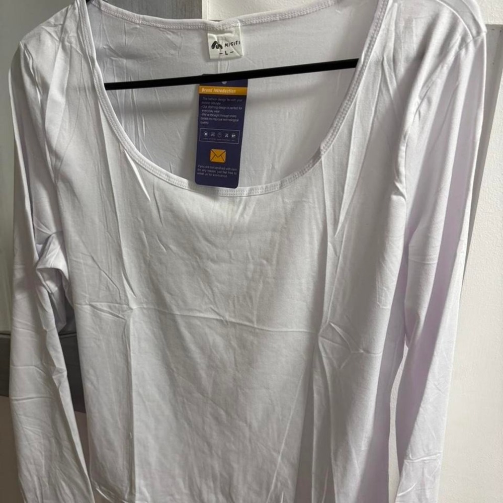 Misifi Womens White Long Sleeve Scoop Neck Slim Fit Stretch Top Size L NWT
